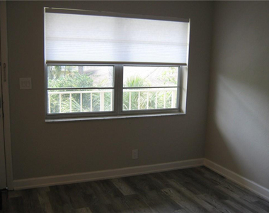 5162 Ne 6th Avenue - Photo Thumbnail 4