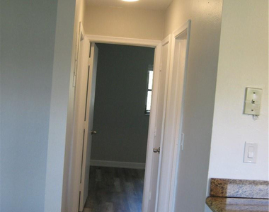 5162 Ne 6th Avenue - Photo Thumbnail 5