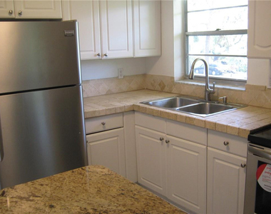 5162 Ne 6th Avenue - Photo Thumbnail 1