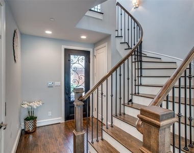 4532 Normandy Avenue - Photo Thumbnail 2