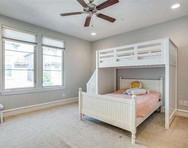 4532 Normandy Avenue - Photo Thumbnail 12