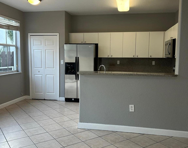 11486 Nw 77th Street - Photo Thumbnail 6