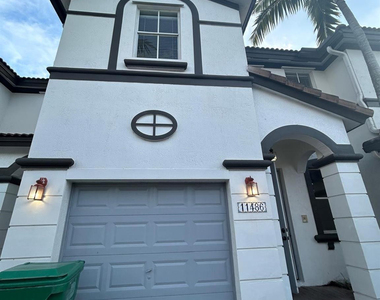 11486 Nw 77th Street - Photo Thumbnail 1
