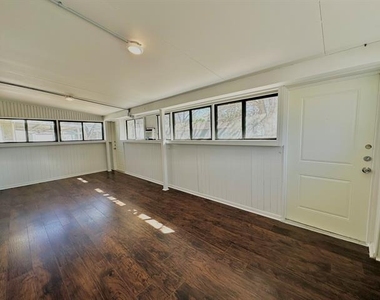 161 Elizabeth Street - Photo Thumbnail 4