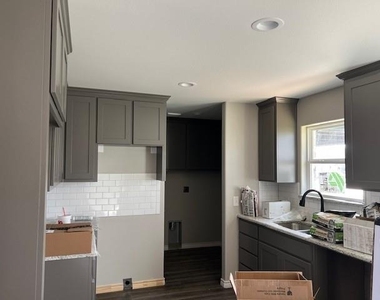 201 N Pecan Street - Photo Thumbnail 2
