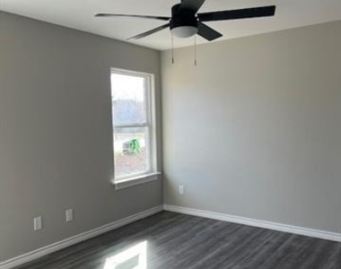 201 N Pecan Street - Photo Thumbnail 7