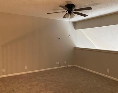18240 Midway Road - Photo Thumbnail 8