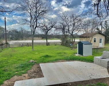 1713 Kirkwood Drive - Photo Thumbnail 10