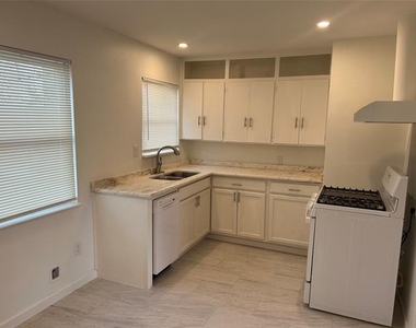 1713 Kirkwood Drive - Photo Thumbnail 2