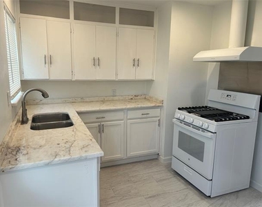 1713 Kirkwood Drive - Photo Thumbnail 3