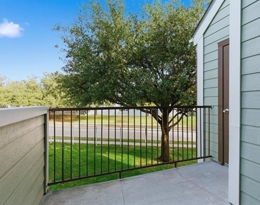 3101 Sondra Drive - Photo Thumbnail 5
