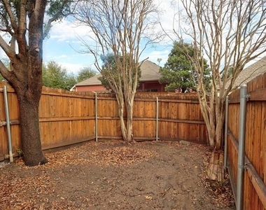 5916 Round Up Lane - Photo Thumbnail 16
