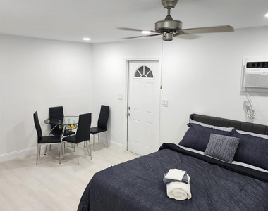 320 Nw 4th Avenue - Photo Thumbnail 3
