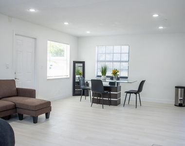 320 Nw 4th Avenue - Photo Thumbnail 9