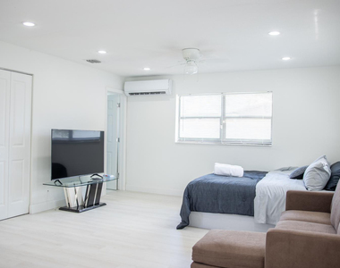 320 Nw 4th Avenue - Photo Thumbnail 4