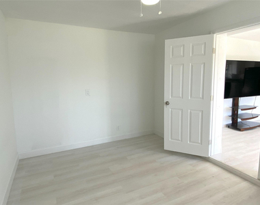 320 Nw 4th Avenue - Photo Thumbnail 9