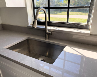320 Nw 4th Avenue - Photo Thumbnail 6