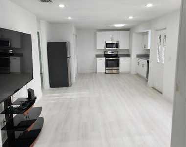 320 Nw 4th Avenue - Photo Thumbnail 16