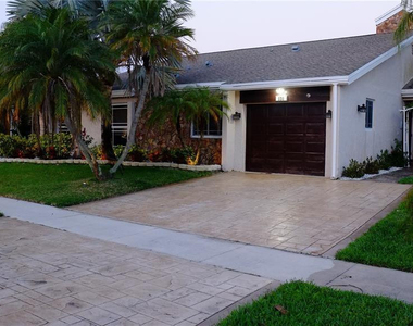 531 Sw 167th Terrace - Photo Thumbnail 3