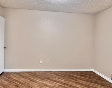 1614 Pecan Chase Circle - Photo Thumbnail 12