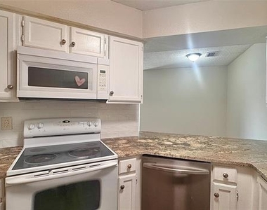 1614 Pecan Chase Circle - Photo Thumbnail 8
