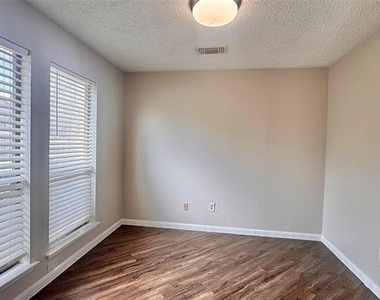 1614 Pecan Chase Circle - Photo Thumbnail 17