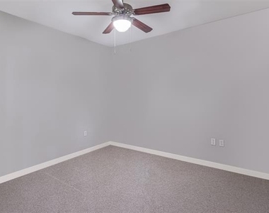 5609 Smu Boulevard - Photo Thumbnail 11