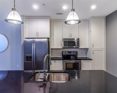 5609 Smu Boulevard - Photo Thumbnail 2