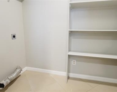861 Cats Eye Drive - Photo Thumbnail 16