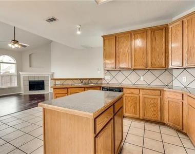 409 Knoll Park Court - Photo Thumbnail 8