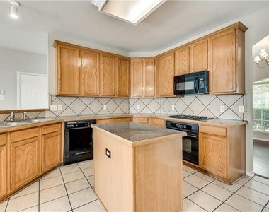 409 Knoll Park Court - Photo Thumbnail 7
