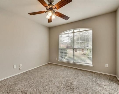 409 Knoll Park Court - Photo Thumbnail 19