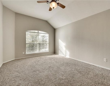409 Knoll Park Court - Photo Thumbnail 11