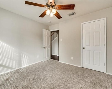 409 Knoll Park Court - Photo Thumbnail 18