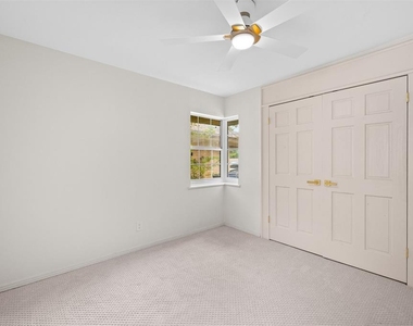 2737 Clermont Place - Photo Thumbnail 20