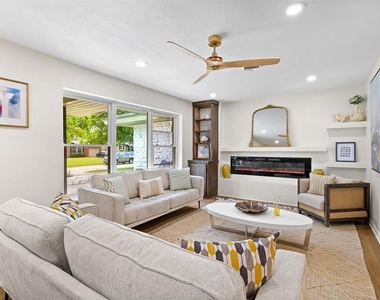 2737 Clermont Place - Photo Thumbnail 3