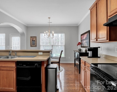 1401 Hammond Drive - Photo Thumbnail 12