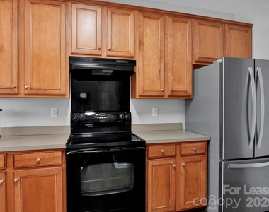 1401 Hammond Drive - Photo Thumbnail 16