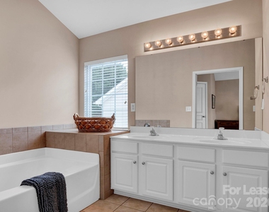 1401 Hammond Drive - Photo Thumbnail 24