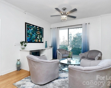300 W 5th Street - Photo Thumbnail 9