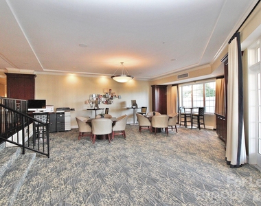 300 W 5th Street - Photo Thumbnail 29