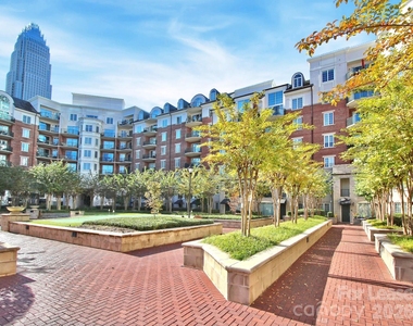 300 W 5th Street - Photo Thumbnail 34
