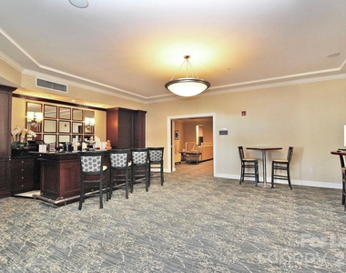300 W 5th Street - Photo Thumbnail 31