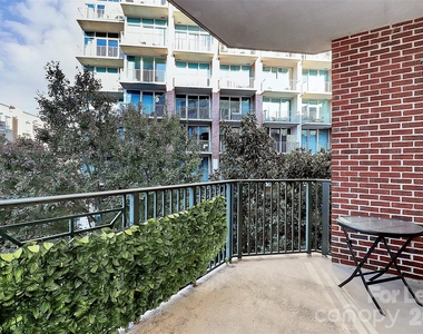 300 W 5th Street - Photo Thumbnail 21