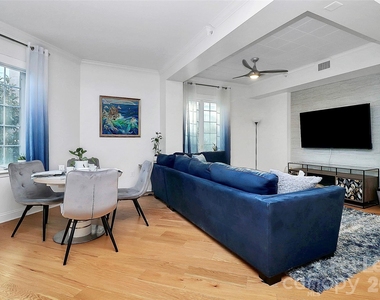 300 W 5th Street - Photo Thumbnail 11