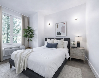 1042 President Street - Photo Thumbnail 4