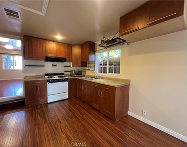 4727 Milne Drive - Photo Thumbnail 6