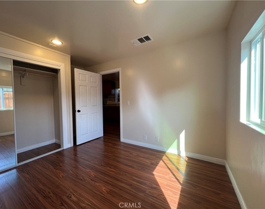 4727 Milne Drive - Photo Thumbnail 8