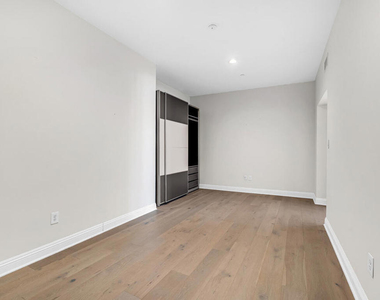 801 S Grand Avenue - Photo Thumbnail 49