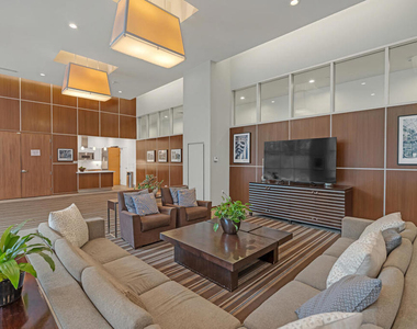 801 S Grand Avenue - Photo Thumbnail 12